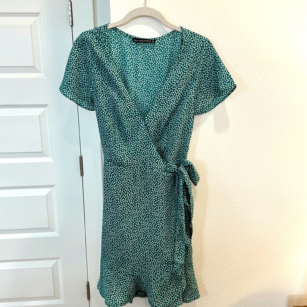 Abercrombie & Fitch Green Floral Wrap Dress
